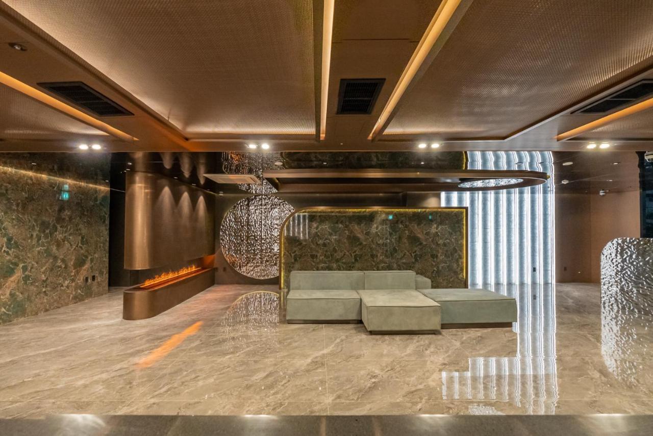 L&L Central Hotel Чеджу Екстериор снимка