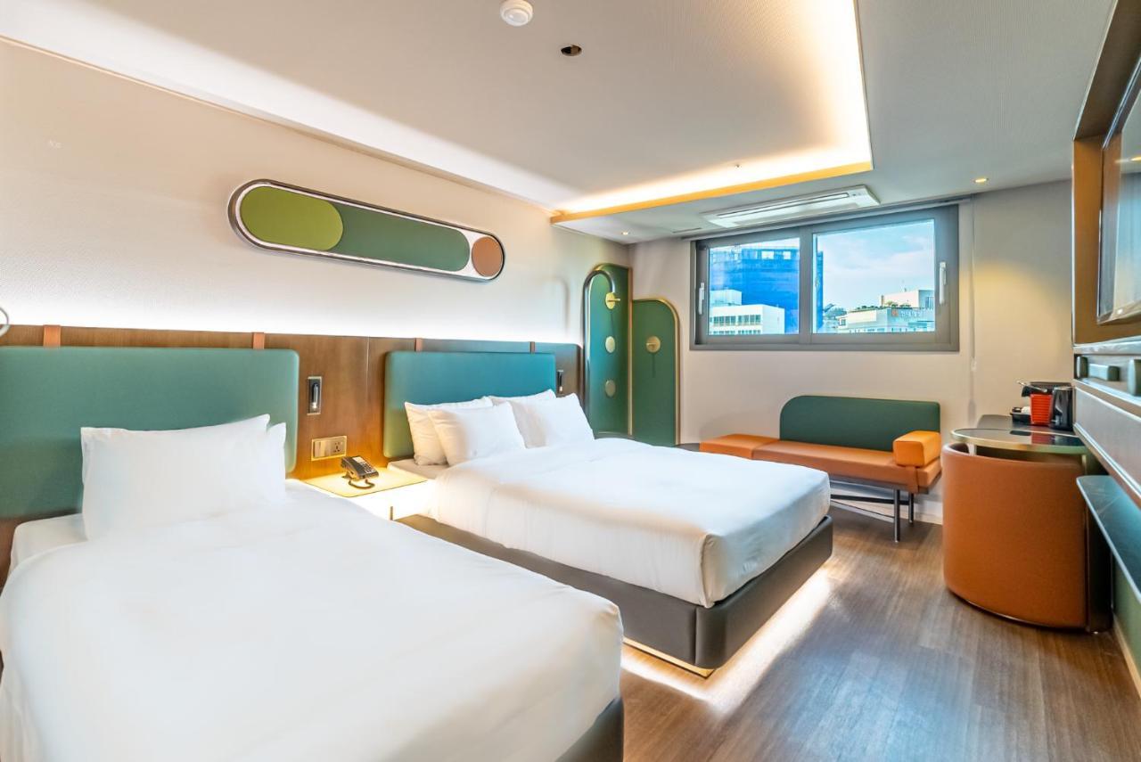 L&L Central Hotel Чеджу Екстериор снимка