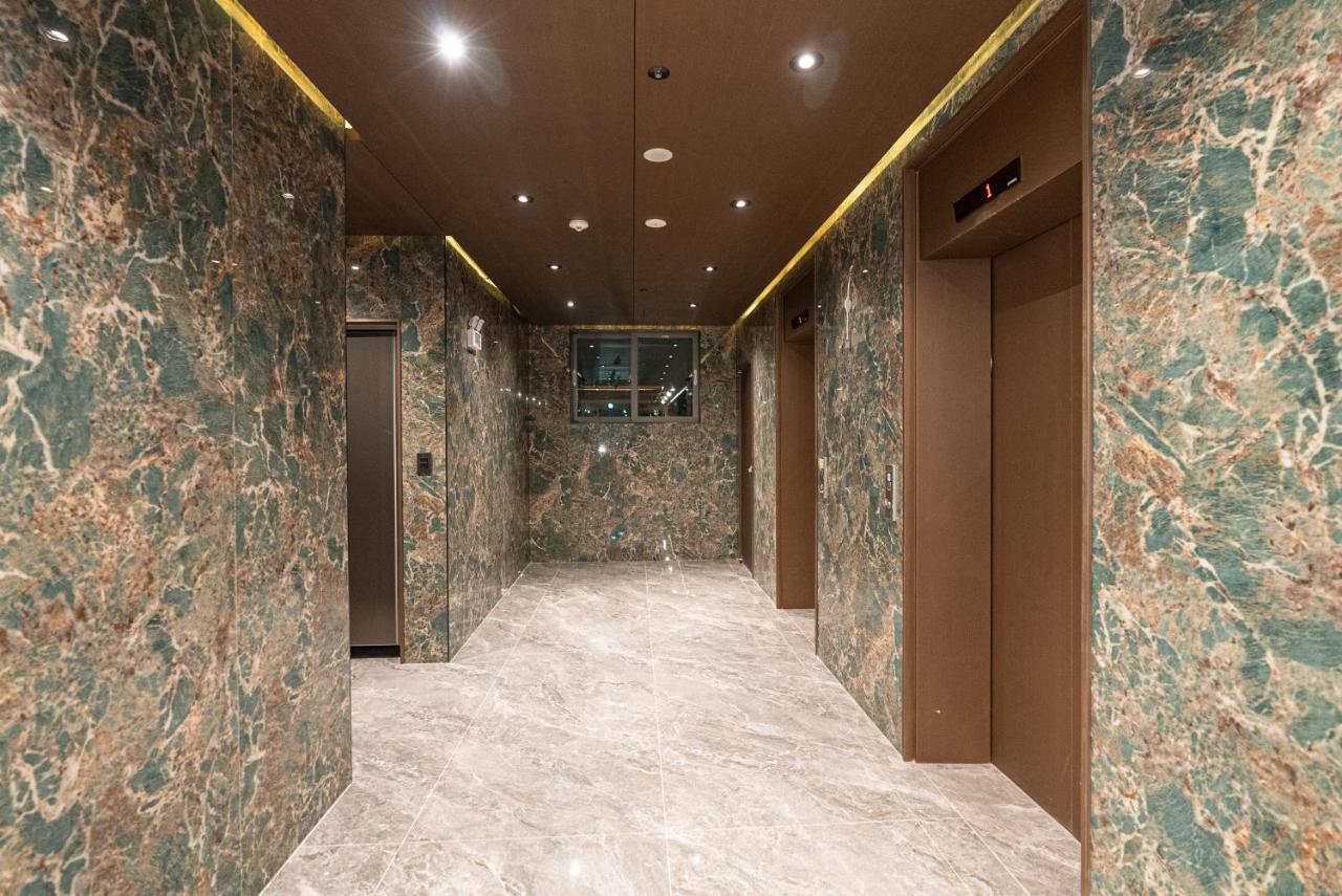 L&L Central Hotel Чеджу Екстериор снимка