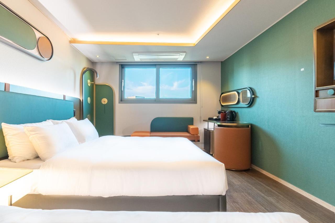 L&L Central Hotel Чеджу Екстериор снимка