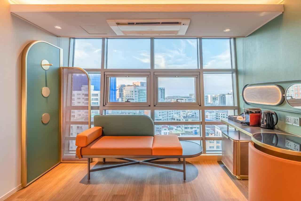 L&L Central Hotel Чеджу Екстериор снимка