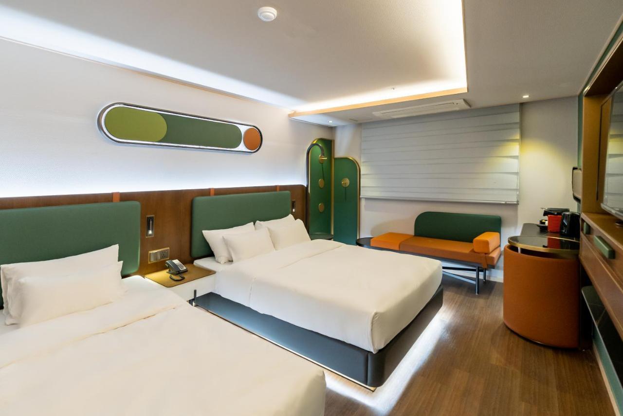 L&L Central Hotel Чеджу Екстериор снимка