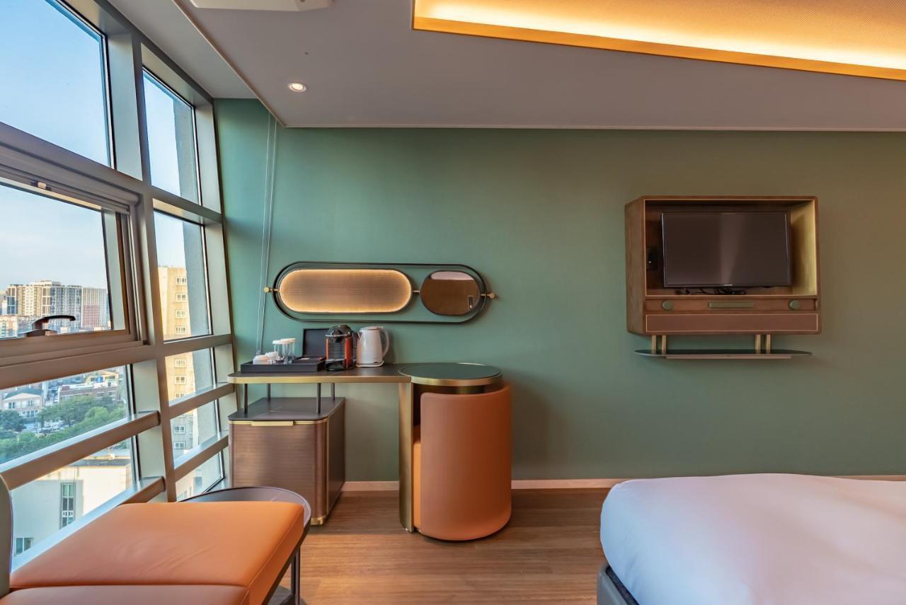 L&L Central Hotel Чеджу Екстериор снимка