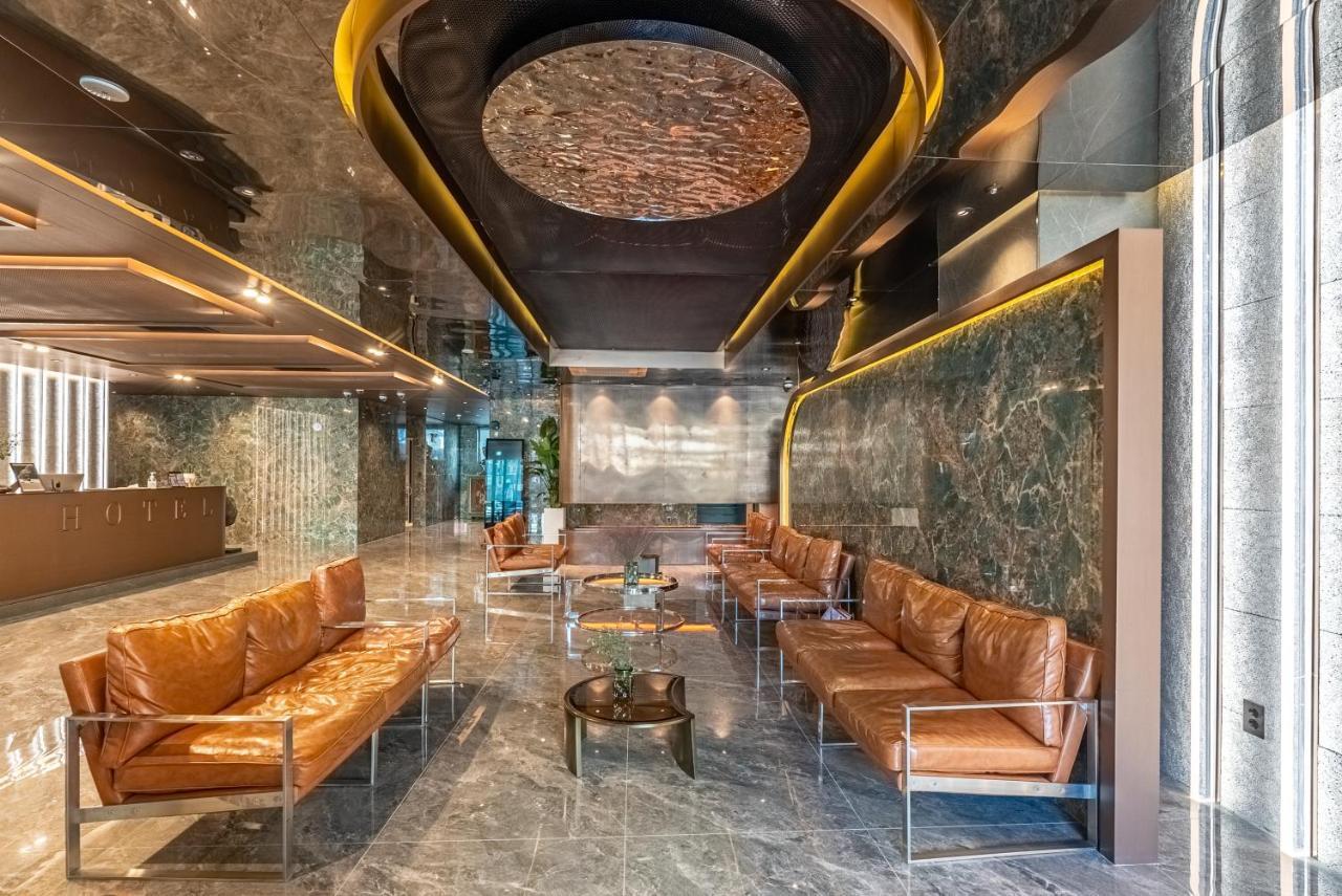 L&L Central Hotel Чеджу Екстериор снимка