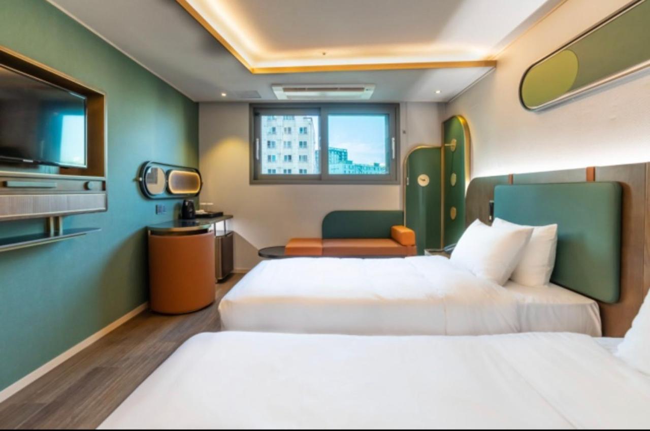 L&L Central Hotel Чеджу Екстериор снимка