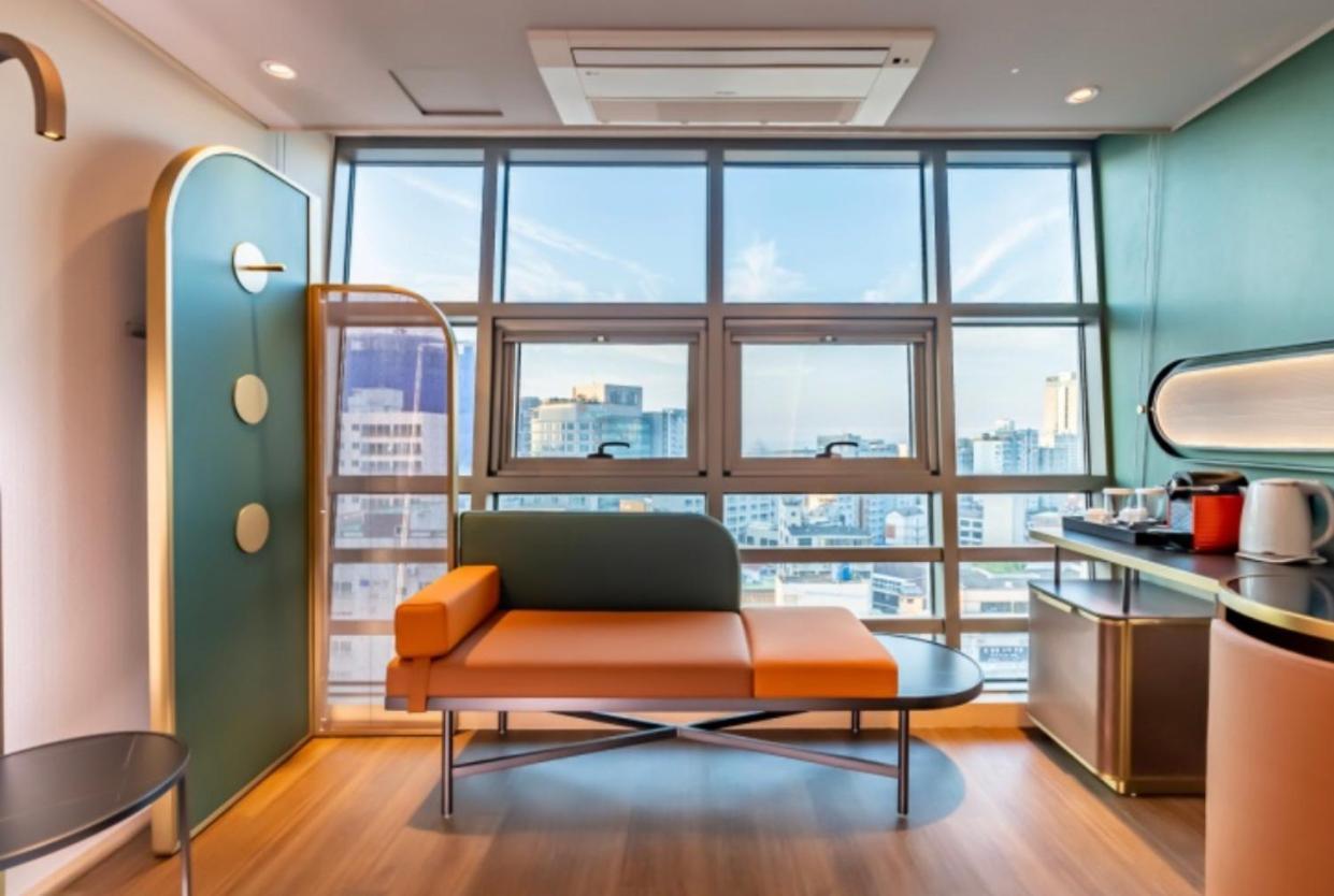 L&L Central Hotel Чеджу Екстериор снимка